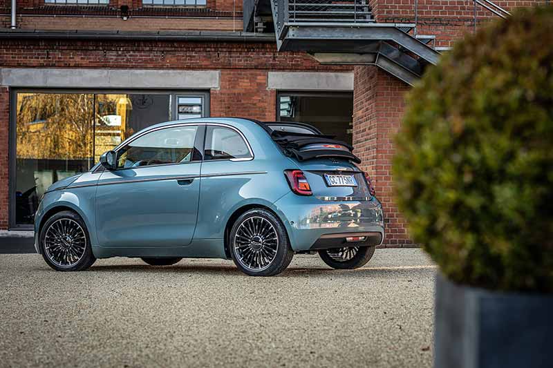 Neuer elektrischer Fiat 500 Cabrio